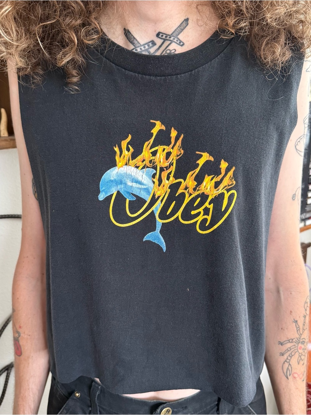 Obey Cropped Boxy Fire Dolphin Black Graphic Muscle Tee ~ Size XL
